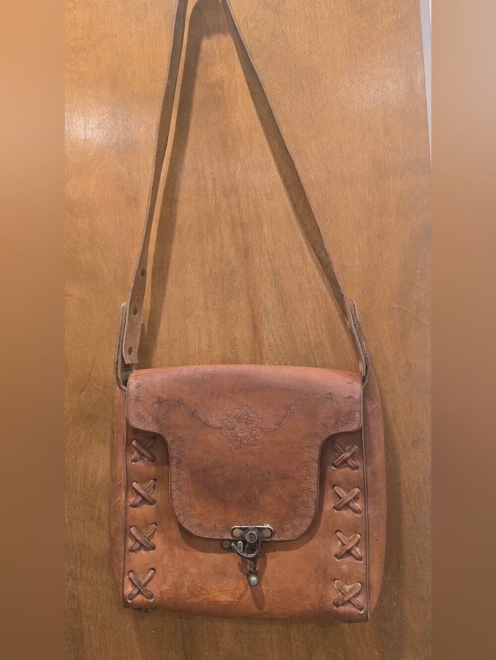 Vtg Handmade carved Leather Purse Brown Flowers Shoulder Bag Unisex